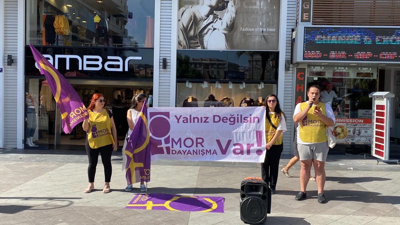 'Yalnız değilsin Mor Dayanışma var’