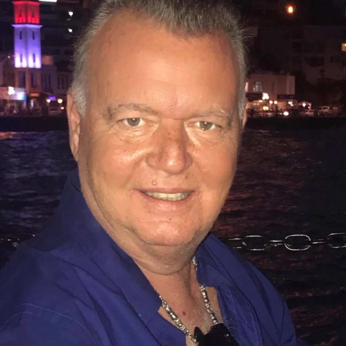 Kuşadalı turizmci Erol Özbaş hayatını kaybetti!