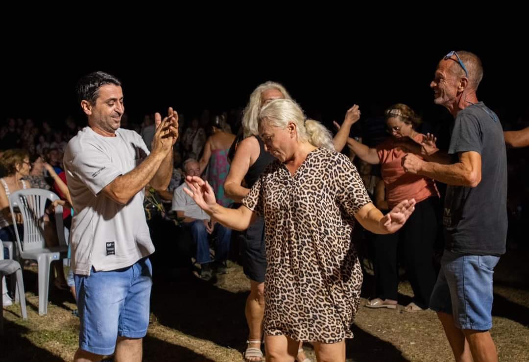 Kuşadası Roman Orkestrası, Yaza Veda Konserleriyle Kalpleri Fethediyor!