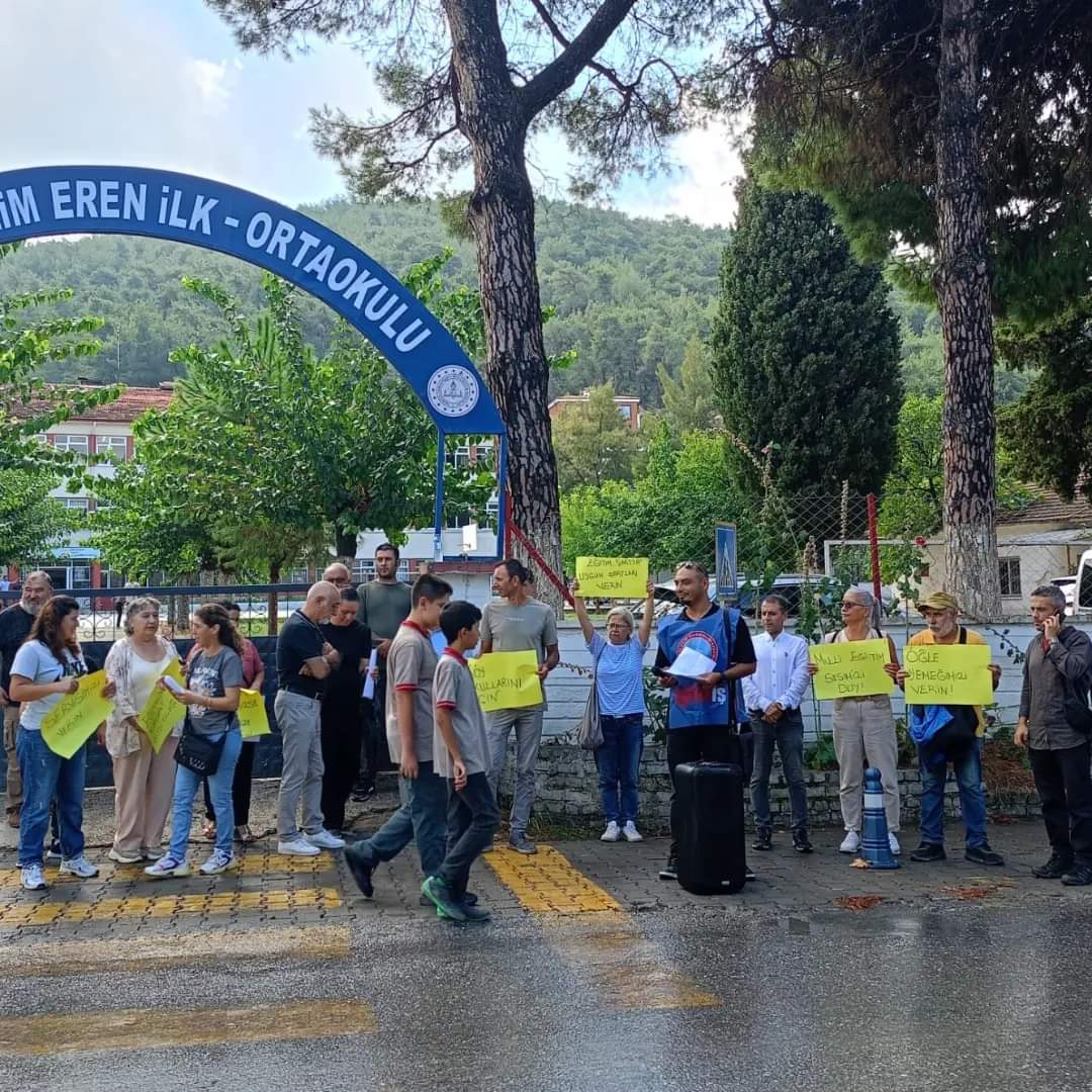 Kuşadası'nda Taşımalı Eğitim Hakkı İhlali Protesto Edildi!